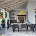 Сasa de vacaciones Mit Privatem Pool, Eigener Crossfit-halle, Billard